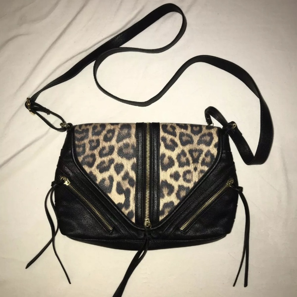 Jessica Simpson cheetah print crossbody